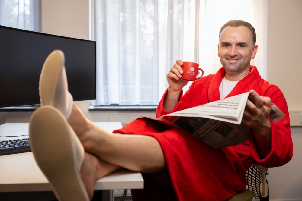 Collega’s aan het werk bij Huuskes